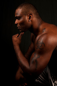 Male model photo shoot of Tyrone Evans