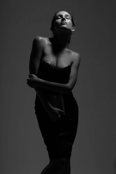 Female model photo shoot of Danielle Tardieu Moze