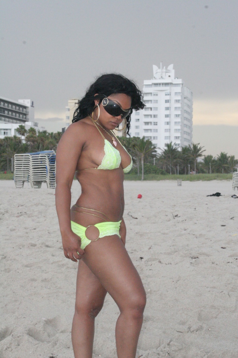 Female model photo shoot of Elli Mac in Miami Beach, Florida