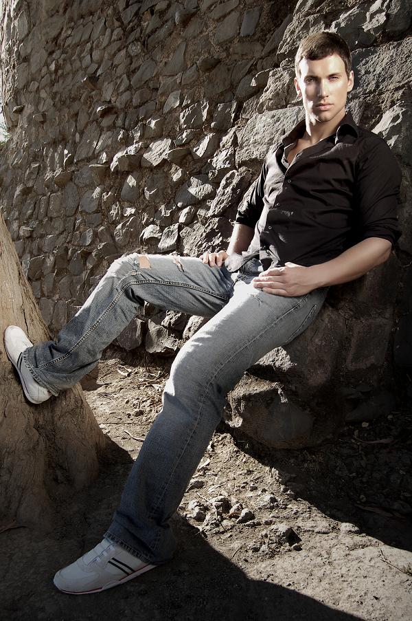 Male model photo shoot of Teco Arias