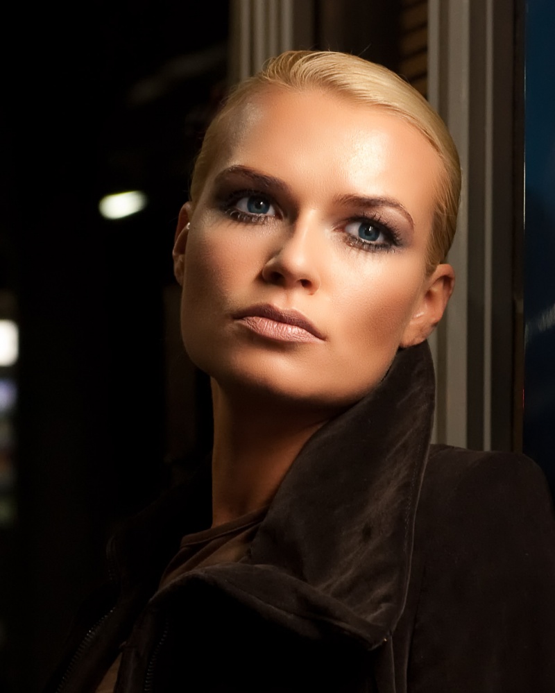 Female model photo shoot of Valentina Sinenko in Berlin