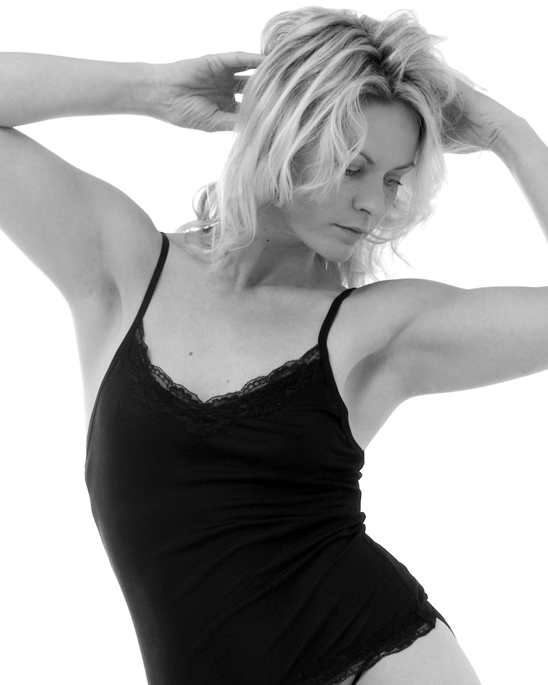 Female model photo shoot of Yohanna Klijn