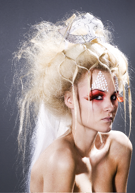 Female model photo shoot of Hros make up in studio 2 okt 2009