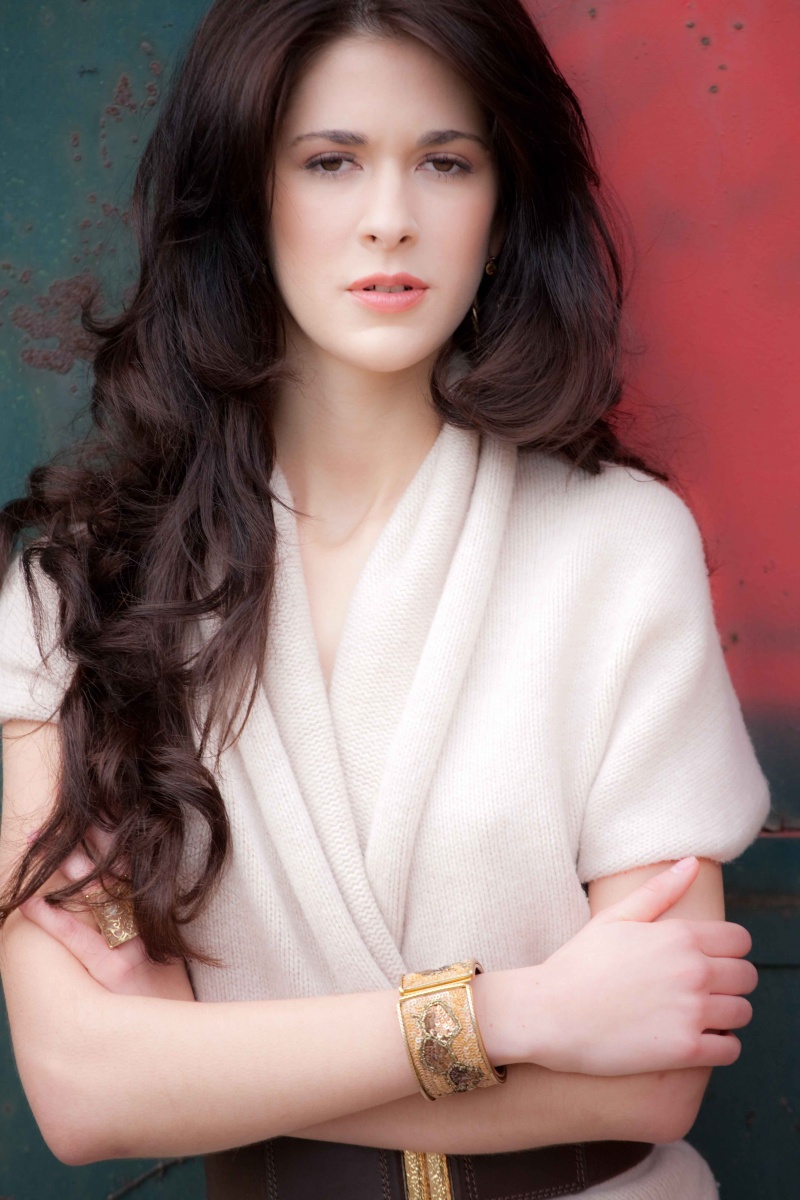 Female model photo shoot of Ana Gabriela