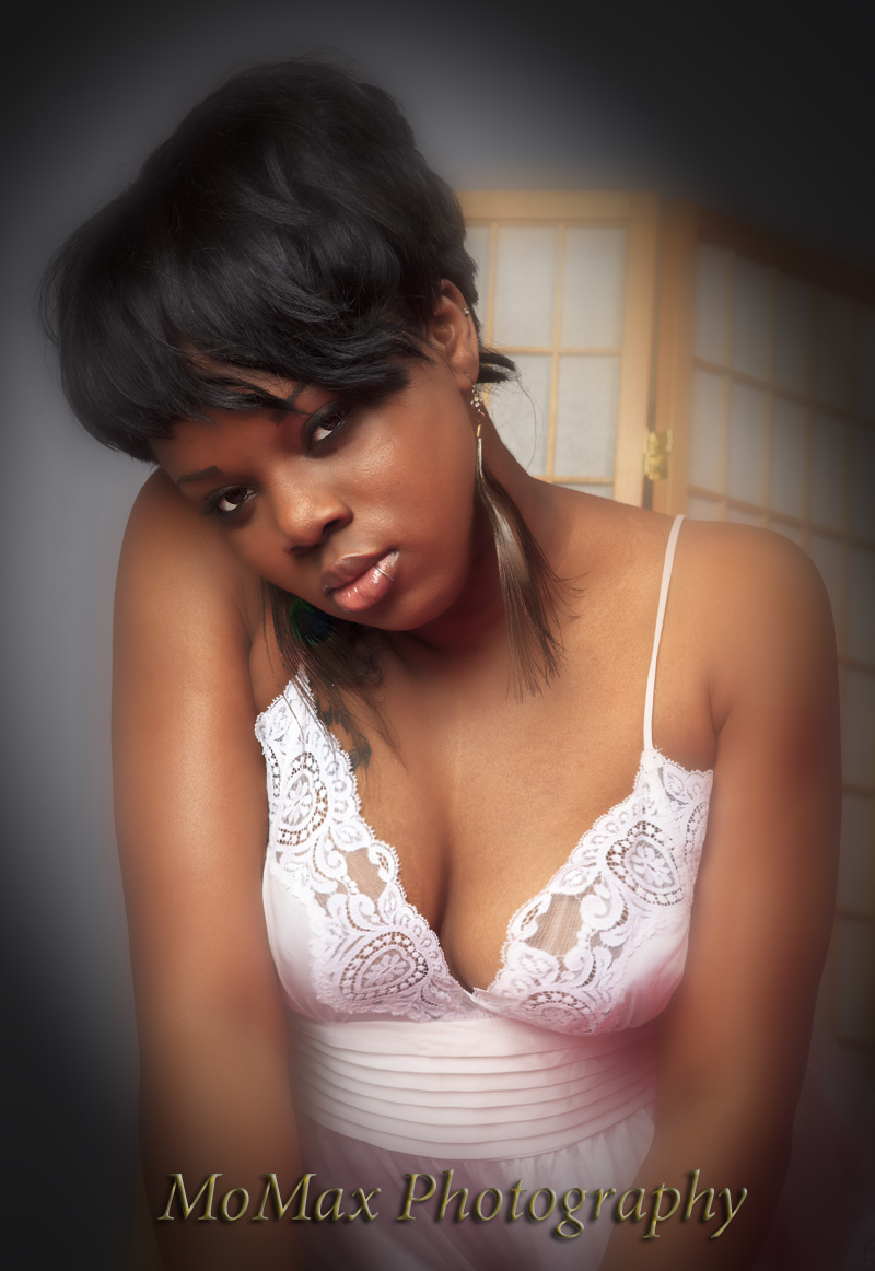 Female model photo shoot of Mizz AfriKaa