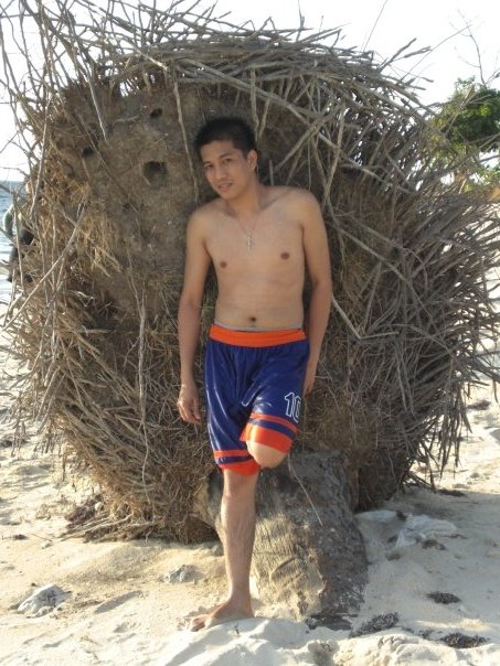 Male model photo shoot of warlou in Candelaria, Zambales, Philippines