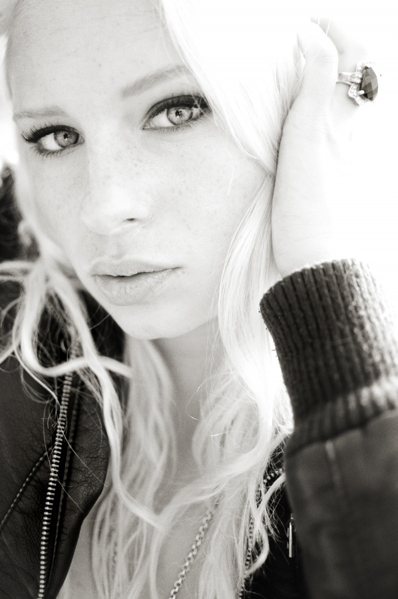 Female model photo shoot of Katerina Maceoo