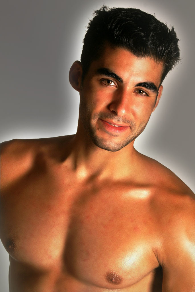 Male model photo shoot of ANDINOGil