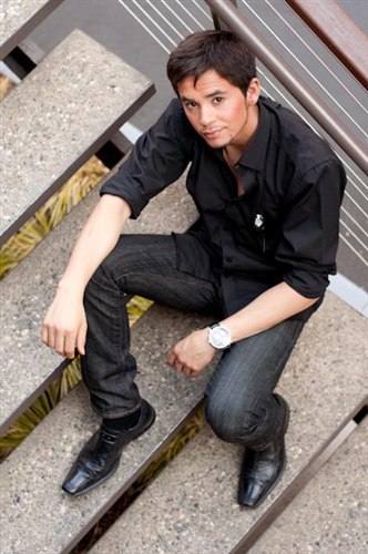 Male model photo shoot of Isaac Munoz