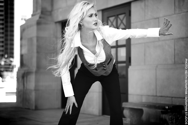 Female model photo shoot of Heather De La Mote