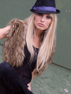 Female model photo shoot of Crissy Michaels
