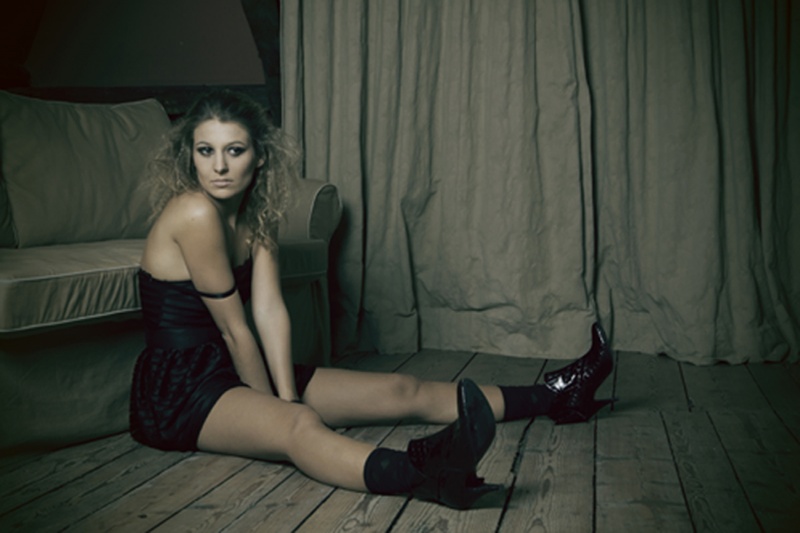 Female model photo shoot of La Chaton Bottee and Lieneke in Brugge Belgium , makeup by Elisa Utz