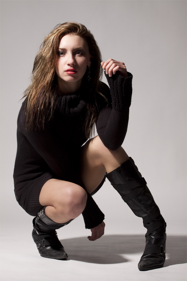 Female model photo shoot of Rockera