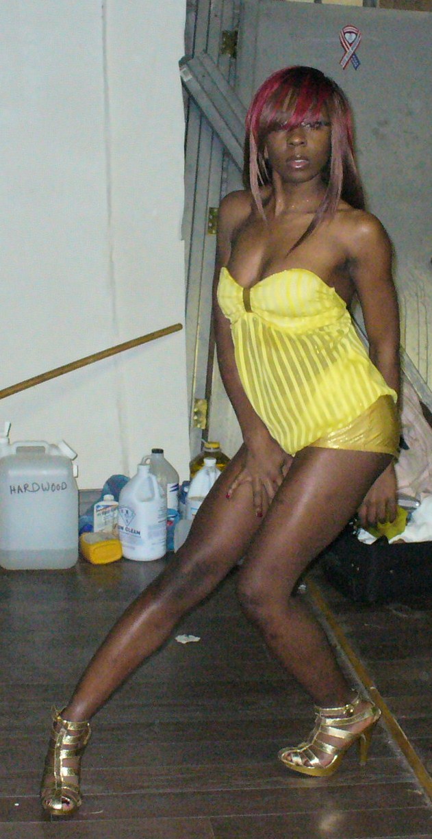 Female model photo shoot of MRS MIMI FRESSH in baltimore,md