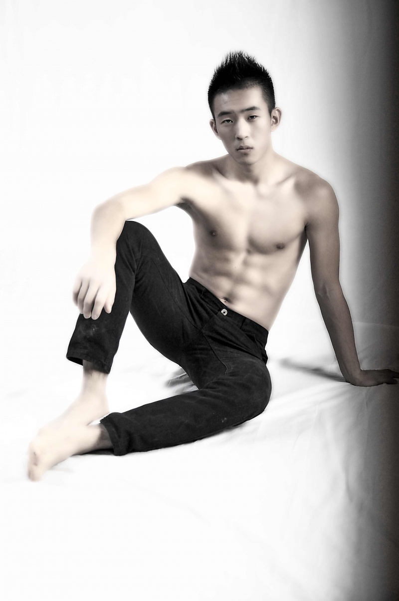 Male model photo shoot of Stephen Yuan