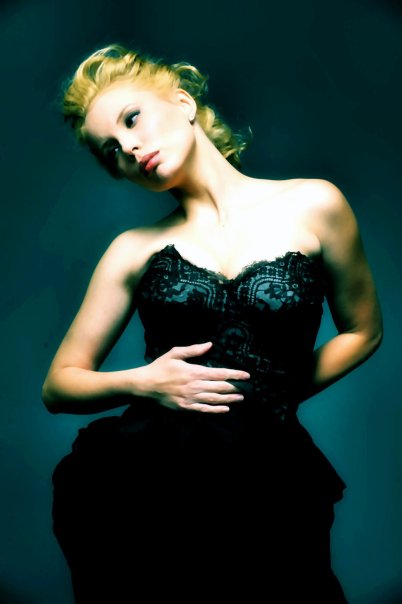 Female model photo shoot of Cheryl Lyone _
