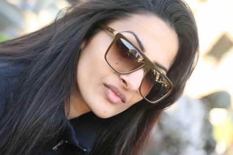 Female model photo shoot of Jasmine Kaur