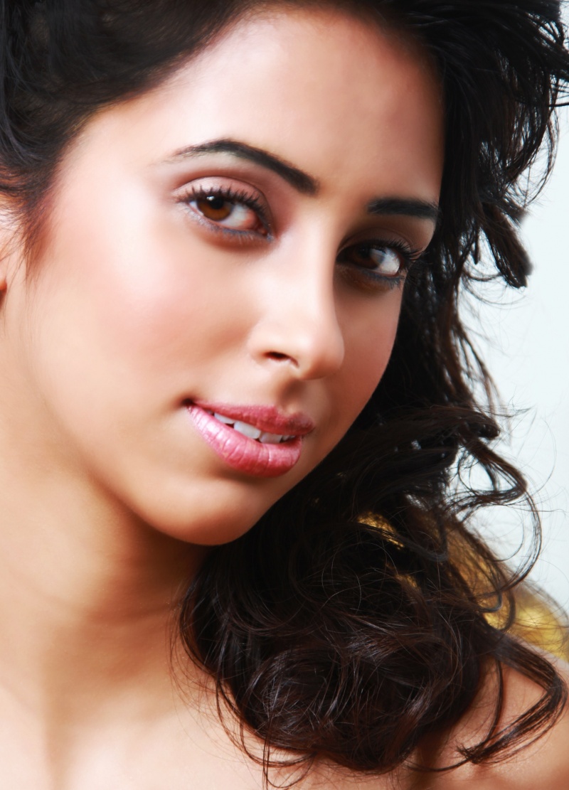 Female model photo shoot of zehra ali