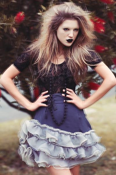 Female model photo shoot of Emma K Makeup by Jessica Klingelfuss