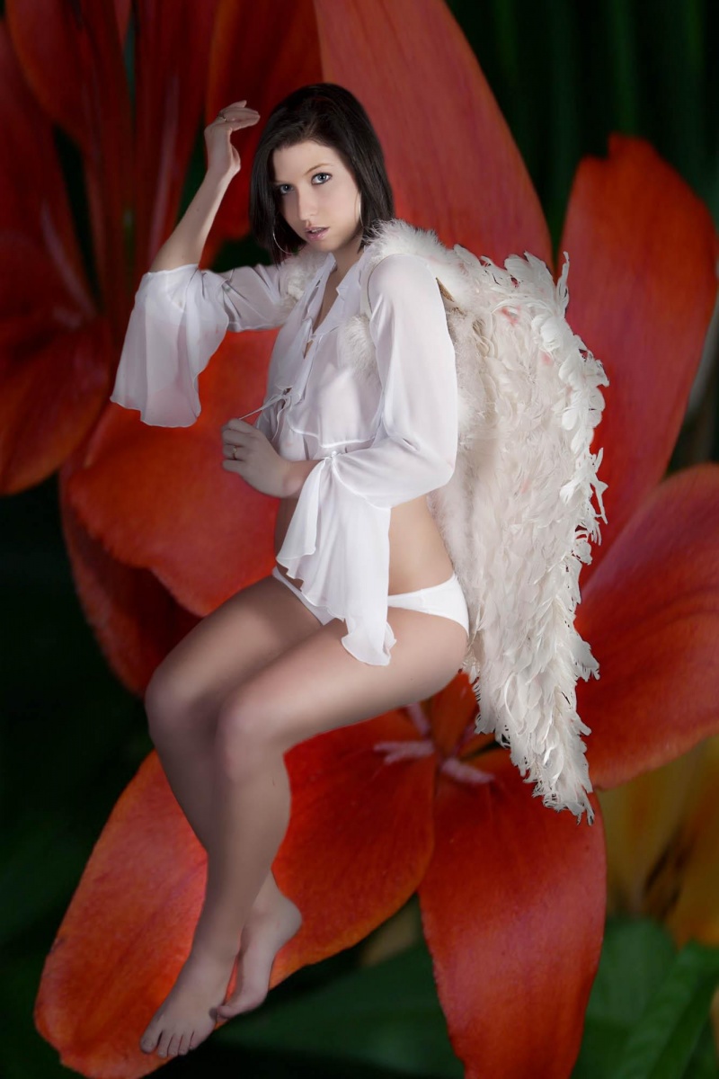 Female model photo shoot of Miss Skylaa Marie
