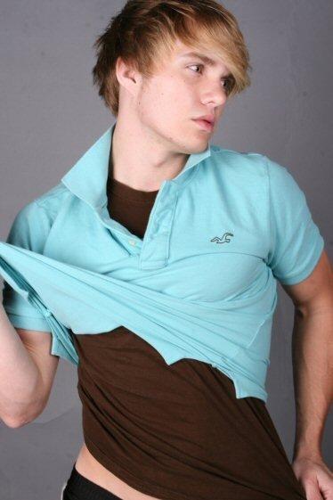 Male model photo shoot of Aaron Nicholas