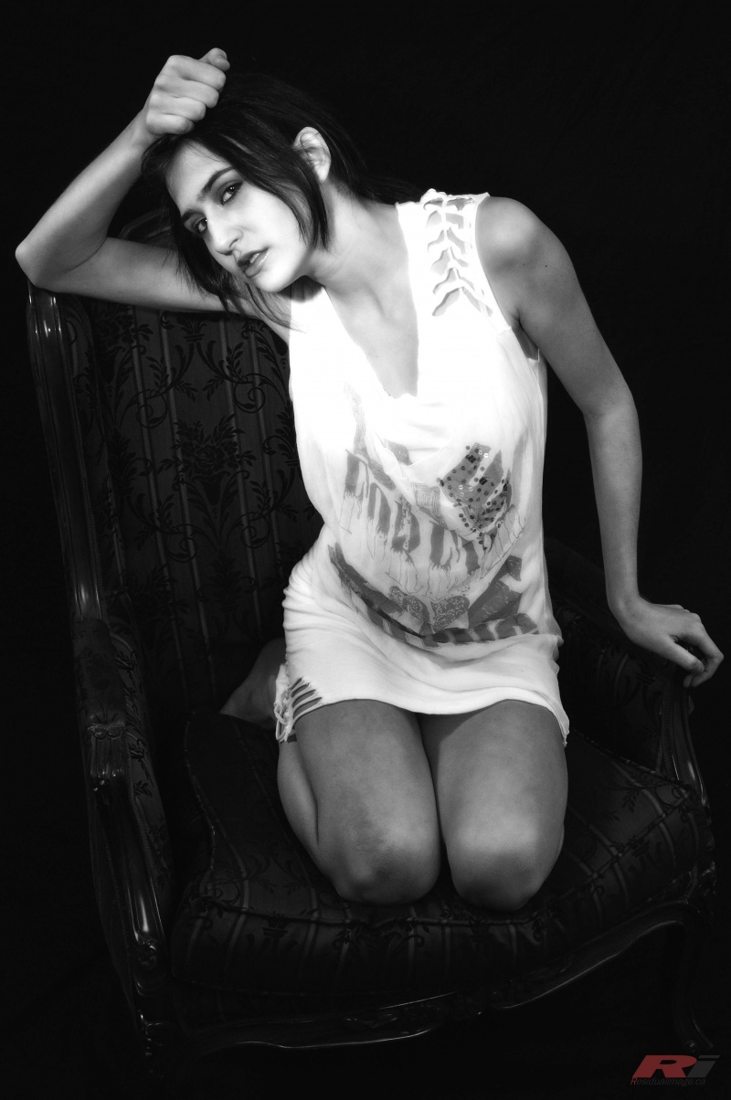 Female model photo shoot of Felicia Wise in White Rock