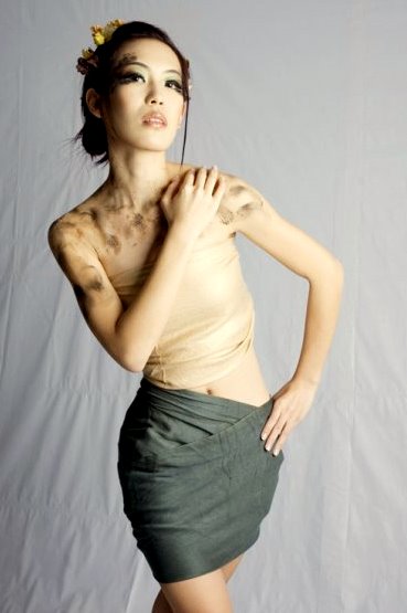 Female model photo shoot of Denisevxn