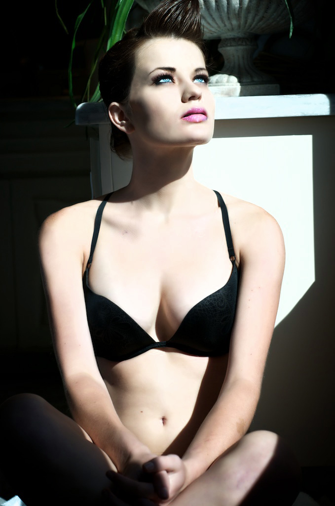 Female model photo shoot of Model Cassidy Shante