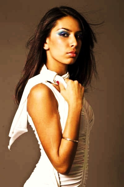 Female model photo shoot of Aina Singh