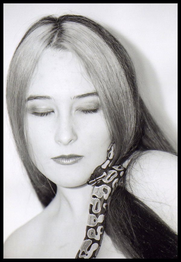 Female model photo shoot of Sarine Lunaris