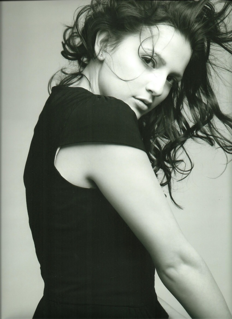 Female model photo shoot of Britney  Lee