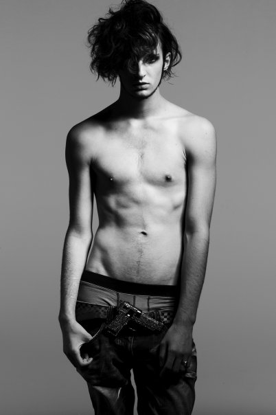 Male model photo shoot of Tom Rox