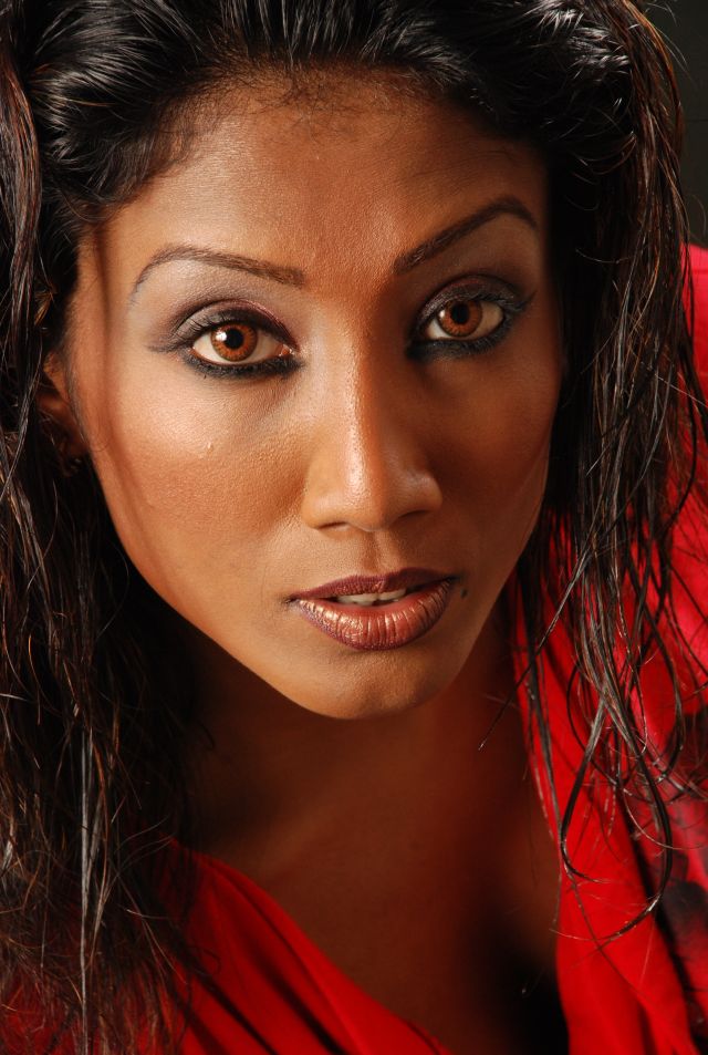 Female model photo shoot of Samuddi