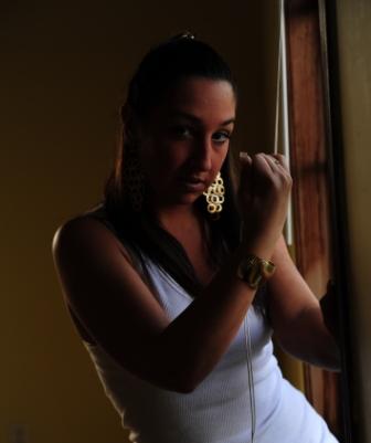 Female model photo shoot of ModeLMaNdi7 in Squat House - Ft Pierce FL