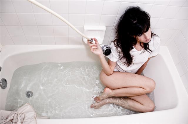 Female model photo shoot of jennifer sara by Claudia Susana