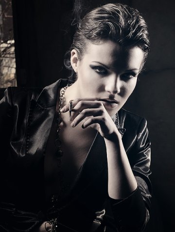 Female model photo shoot of Yaryna S