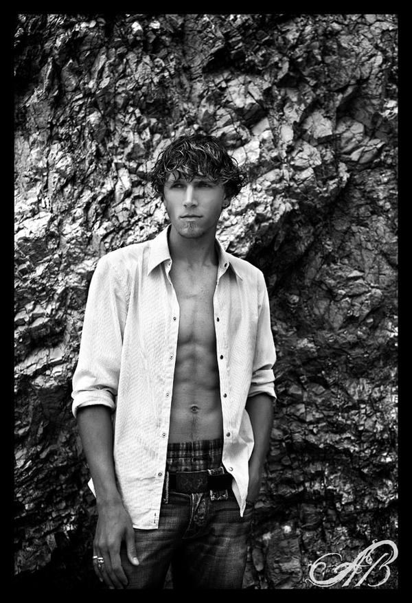 Male model photo shoot of Aaron Daniel