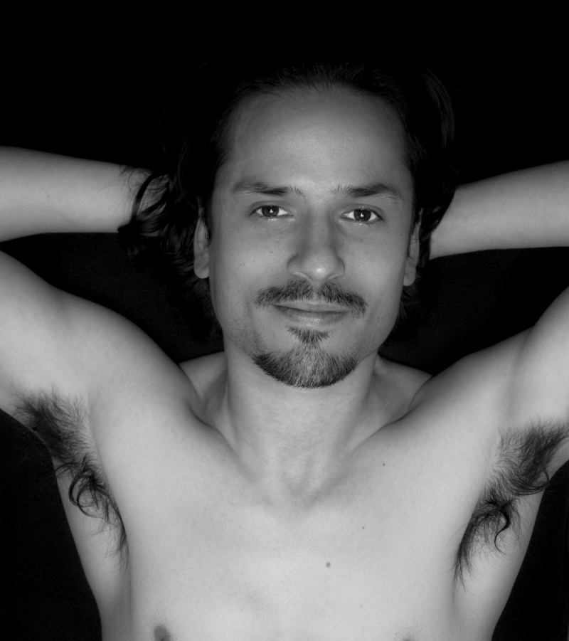 Male model photo shoot of El hombre
