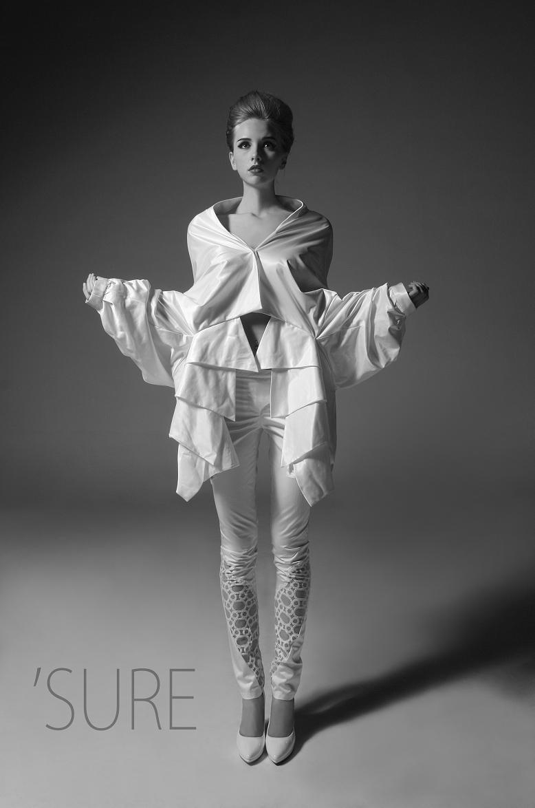 Female model photo shoot of Anastasia Verner