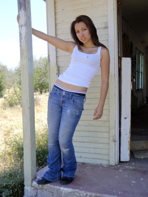 Female model photo shoot of MinieLinx in Ritchfield, Ca