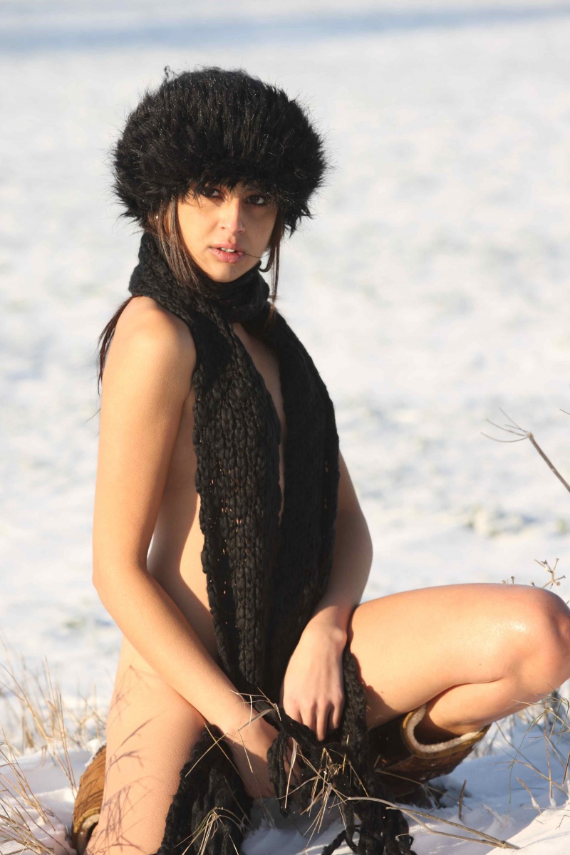 Female model photo shoot of avnita desai