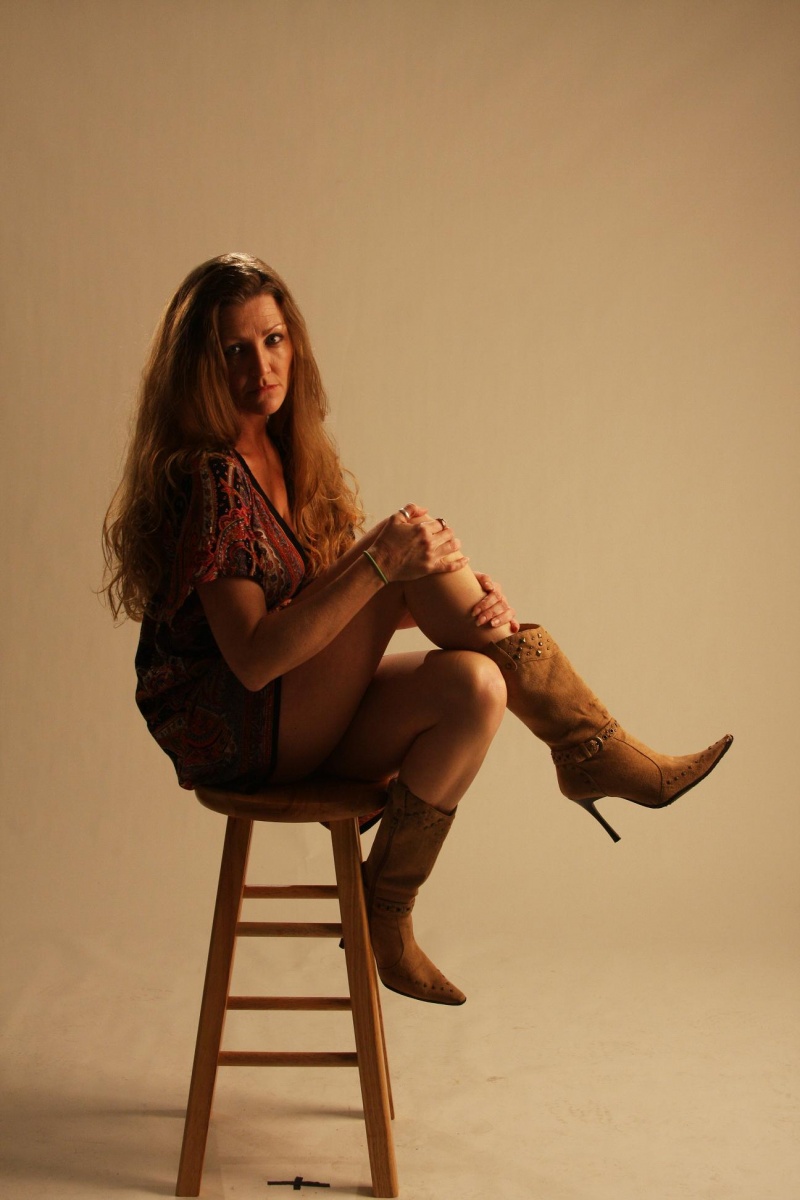 Female model photo shoot of Lisa Beck