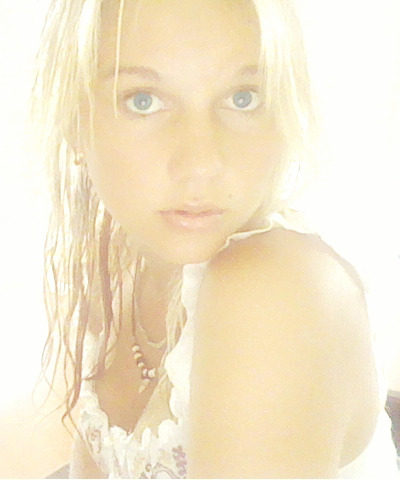 Female model photo shoot of Corinnex Ellis in My house