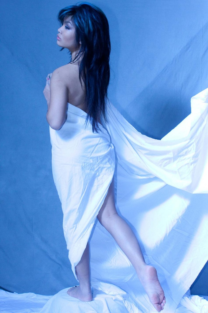 Female model photo shoot of NicoletteMabini