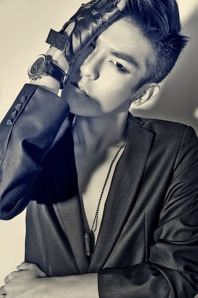 Male model photo shoot of Eric Lim