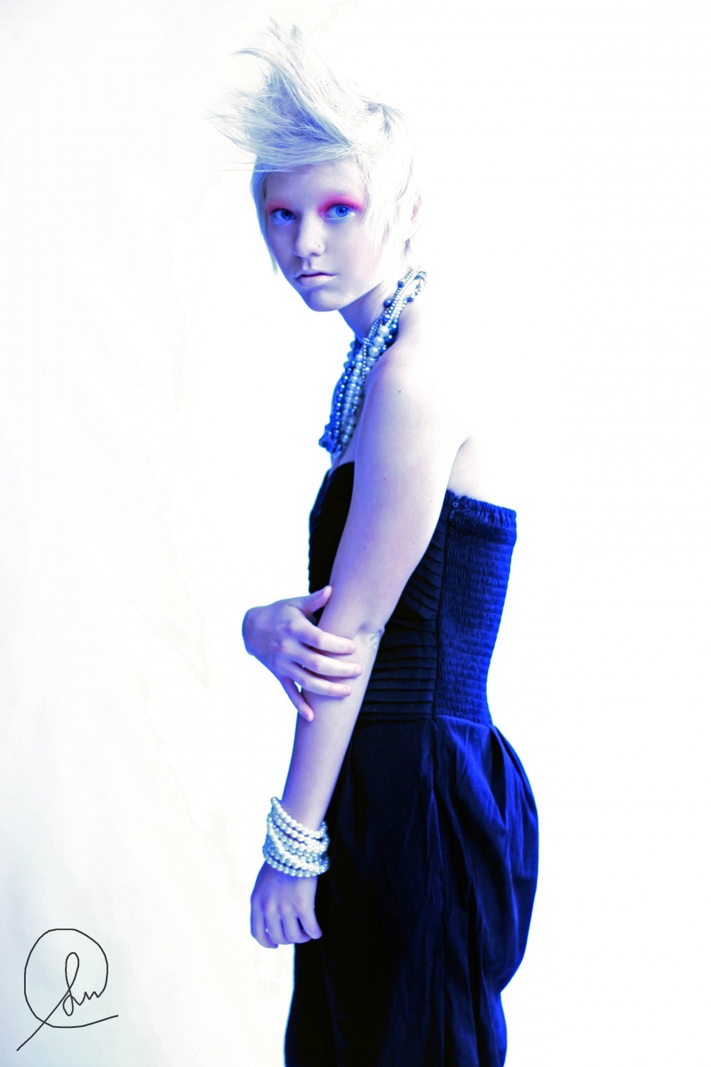 Female model photo shoot of Kristin Noelle Makeup