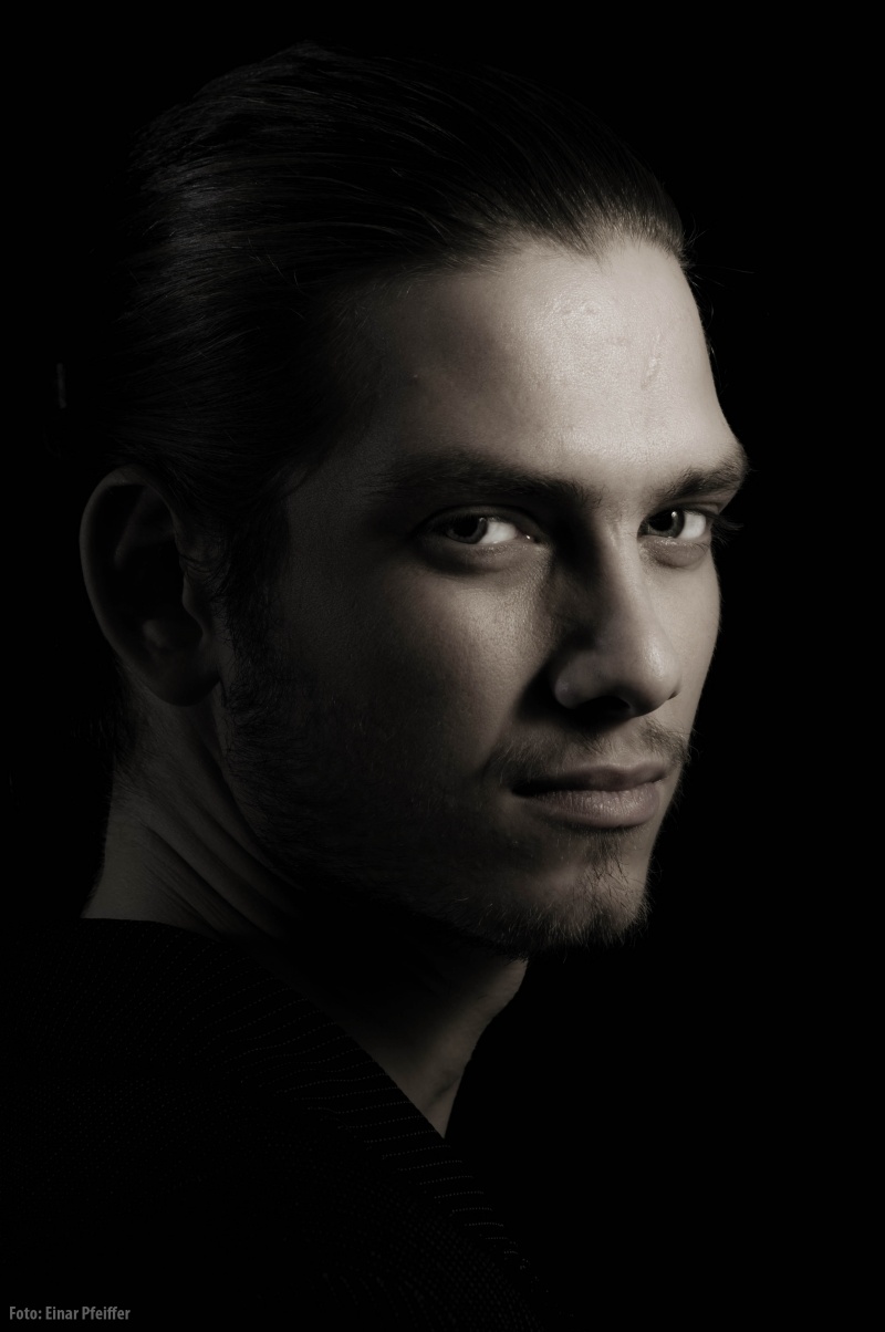 Male model photo shoot of Einar Pfeiffer in oslo