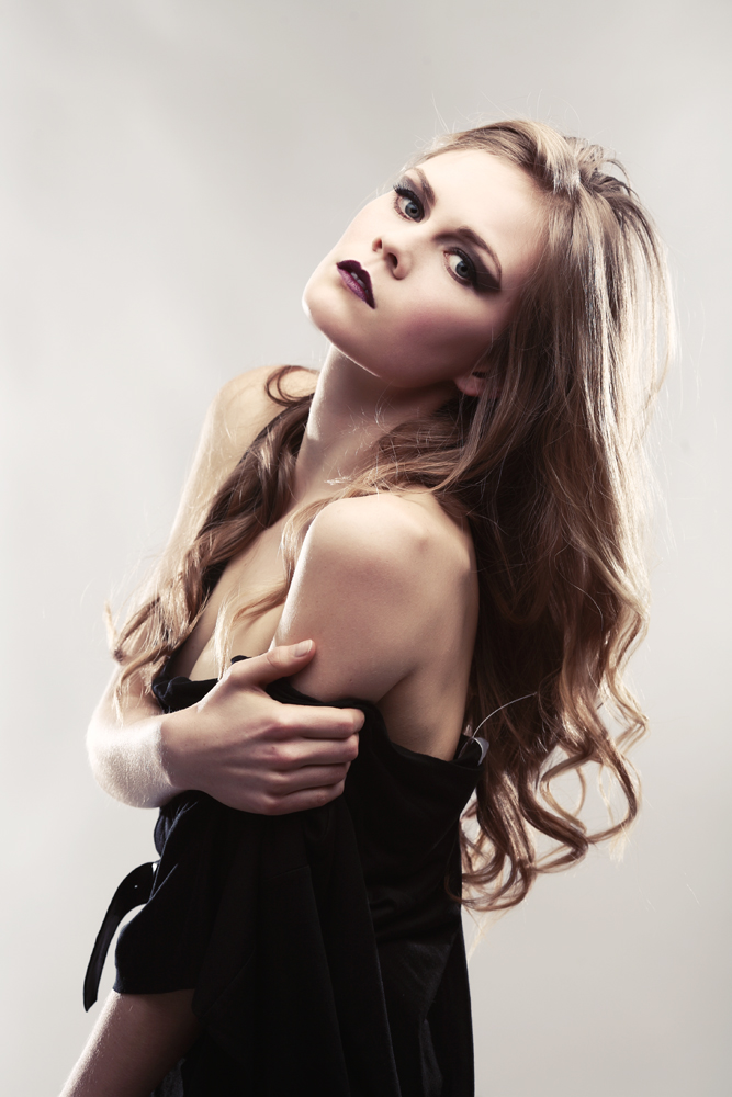 Female model photo shoot of Bailey Lewis