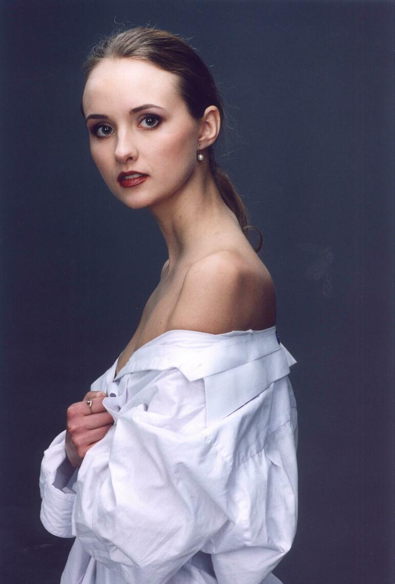 Female model photo shoot of Natalie zakharova