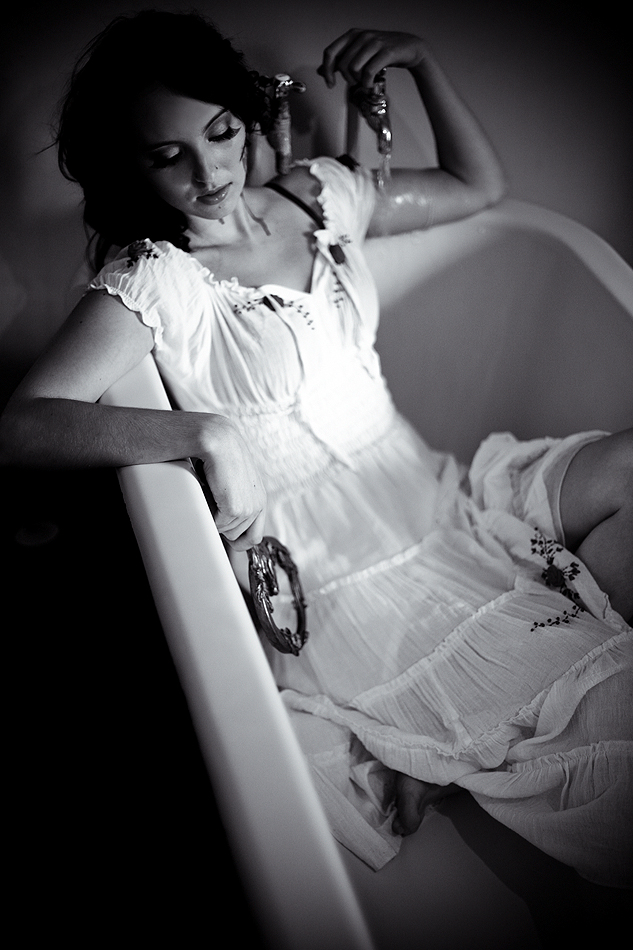 Female model photo shoot of Izabella Rose by julia trotti